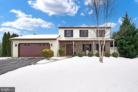 9 Barelyn Dr, New Freedom, PA 17349