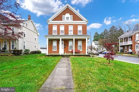 100 S Broad St, Hellam, PA 17406