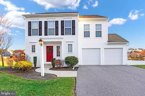 982 Kavanagh Cir, Red Lion, PA 17356