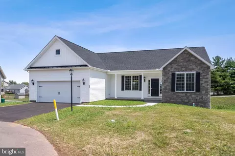 180 Patterson Dr #50, Stewartstown, PA 17363