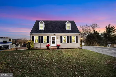 3828 Tarpley Dr, York, PA 17402