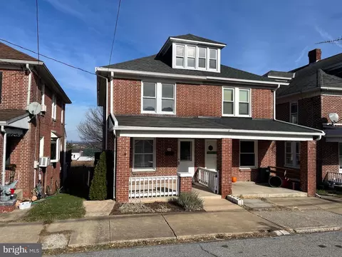 105 S Pine St, Red Lion, PA 17356