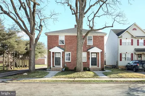 450 W 452 W Walnut St, Hanover, PA 17331