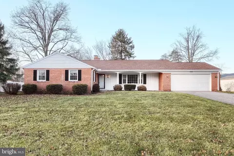 2530 Midpine Dr, York, PA 17404