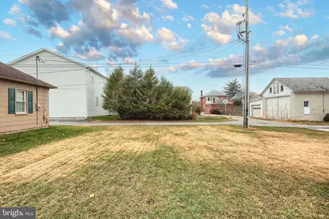 762 E Walnut St, Hanover, PA 17331 photo 8