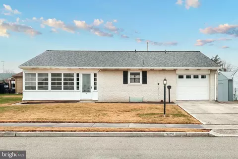 762 E Walnut St, Hanover, PA 17331 photo 3