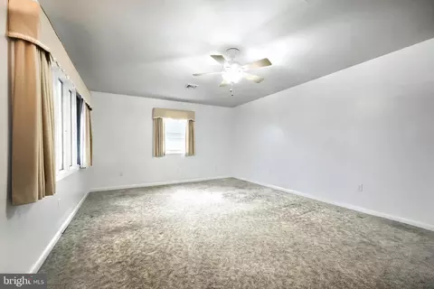 762 E Walnut St, Hanover, PA 17331 photo 11