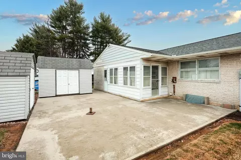762 E Walnut St, Hanover, PA 17331 photo 7