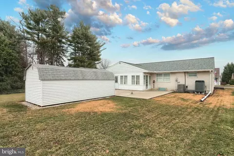 762 E Walnut St, Hanover, PA 17331 photo 9