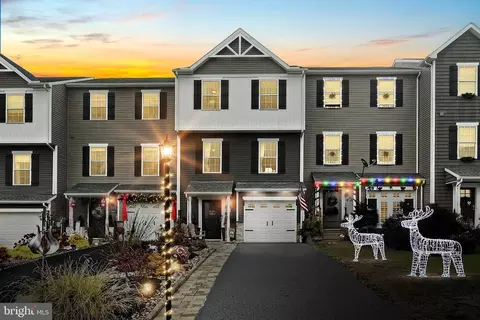 246 Homestead Dr, Hanover, PA 17331