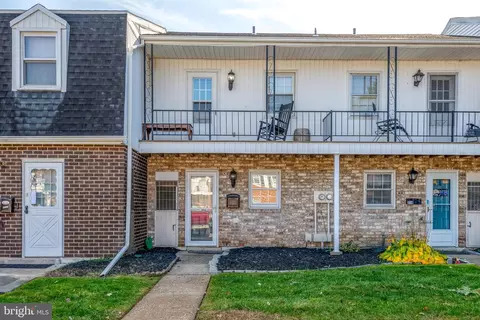 1712 Devers Rd, York, PA 17404
