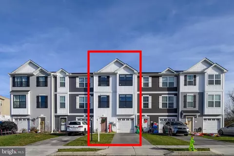 48 Brookside Ave, Hanover, PA 17331