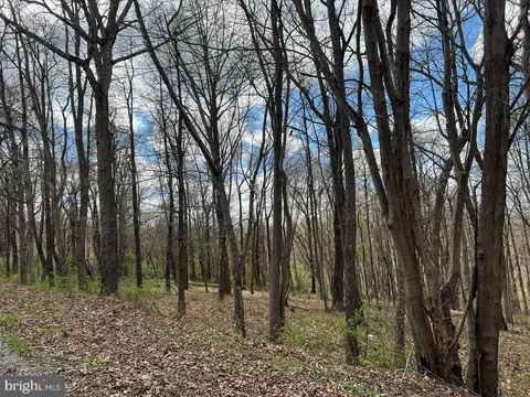 46 Dale Dr, Fawn Grove, PA 17321