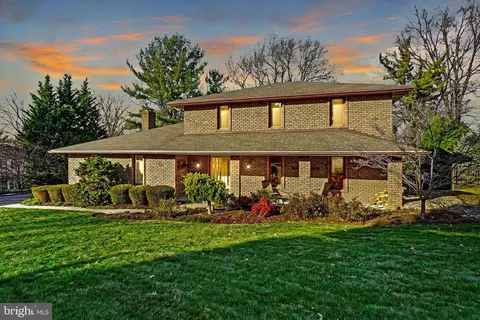 3240 Round Hill Rd, York, PA 17402