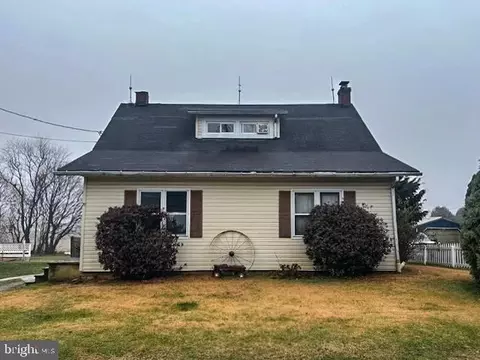 29 E Morris Ave, Fawn Grove, PA 17321