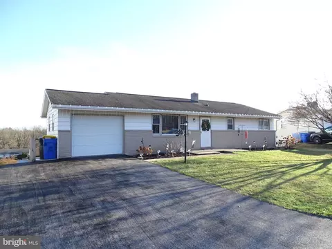 2434 Berkshire Ln, Dover, PA 17315