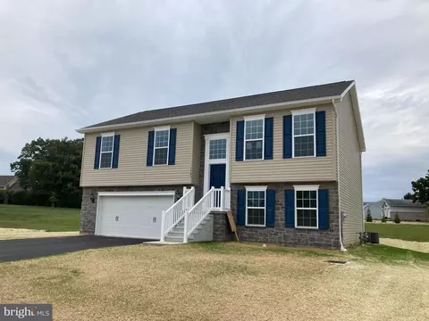 1241 Maple Ln #5, Hanover, PA 17331