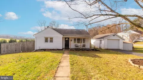 7442 Reynolds Mill Rd, Seven Valleys, PA 17360