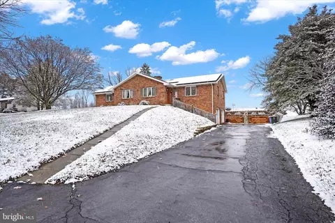 821 Juli Dr, New Freedom, PA 17349