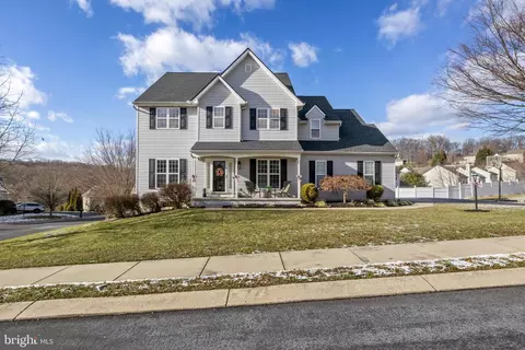 17 Stonewood Dr, York, PA 17407