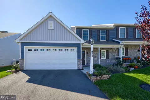 928 Shadowbrooke Dr, Dover, PA 17315