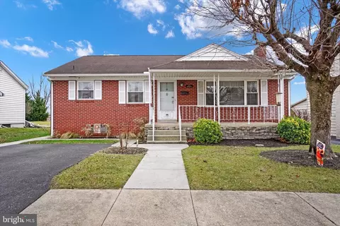 28 Mayfield St, Dover, PA 17315