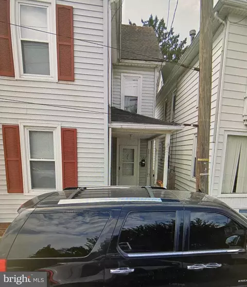 122 Locust St, Hanover, PA 17331