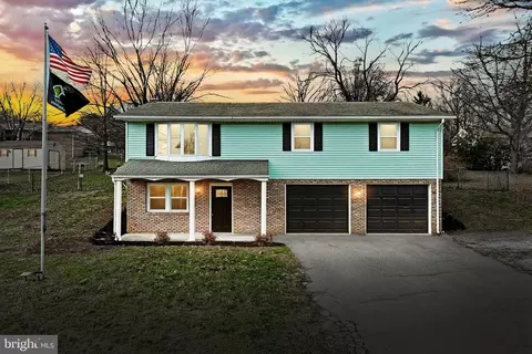 121 E Prospect St, Red Lion, PA 17356
