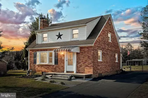 1812 N Eberts Ln, York, PA 17406