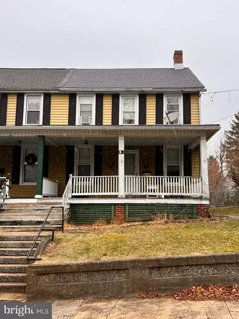 24 Glen Ave, Glen Rock, PA 17327