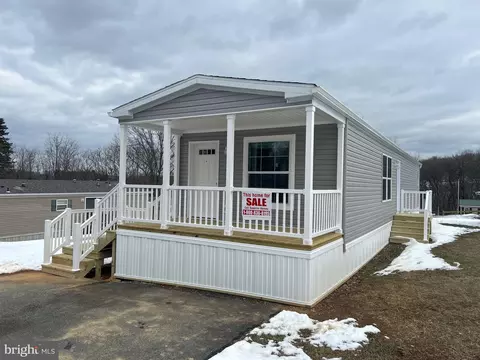 122 White Tail Ln, Windsor, PA 17366