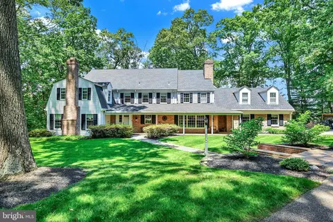 15 Woodmyers Rd, York, PA 17403