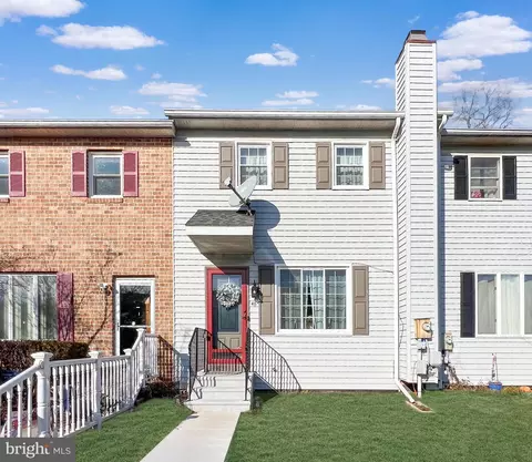 48 Persian Lilac Dr, Etters, PA 17319
