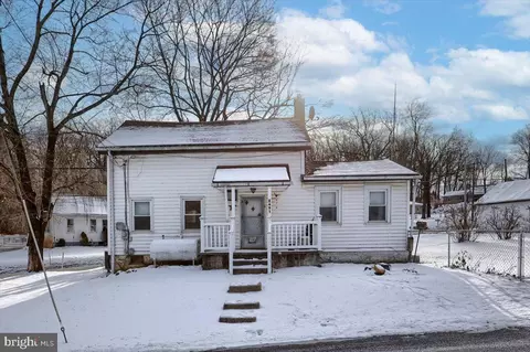 2491 Pleasant View Dr, York, PA 17406