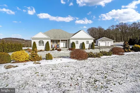120 Deerfield Ct, Red Lion, PA 17356