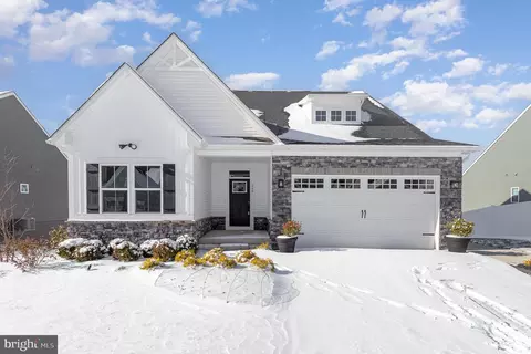 240 Patterson Dr, Stewartstown, PA 17363