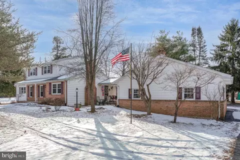 606 Chestnut Grove Rd, Dillsburg, PA 17019