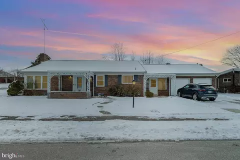 255 Sunset Ave, Hanover, PA 17331