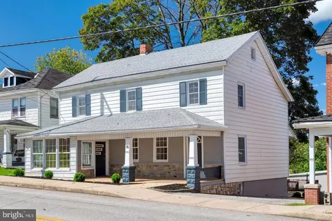 18 N Main St, Loganville, PA 17342