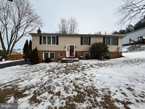 2135 Noss Rd, York, PA 17408