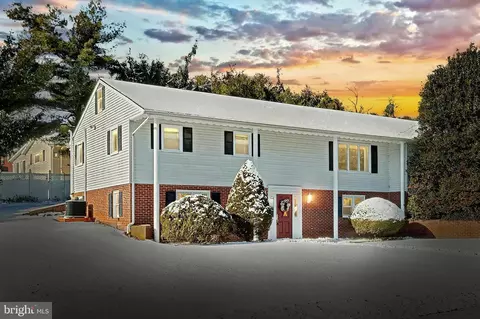 215 Cardinal Dr, Shrewsbury, PA 17361