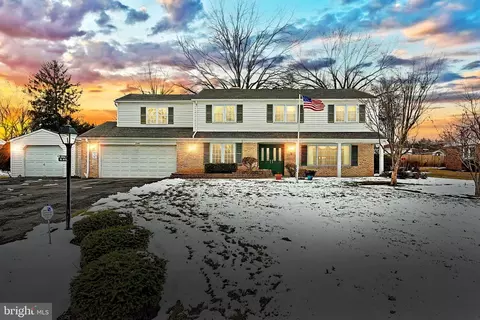 2540 Midpine Dr, York, PA 17404