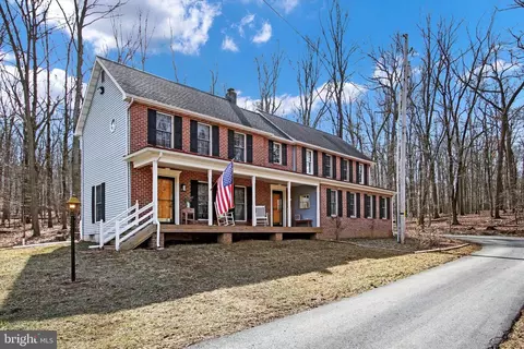 6988 Simpson Rd, Glen Rock, PA 17327