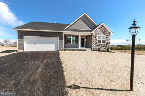 312 Valley View Cir #139, York, PA 17408