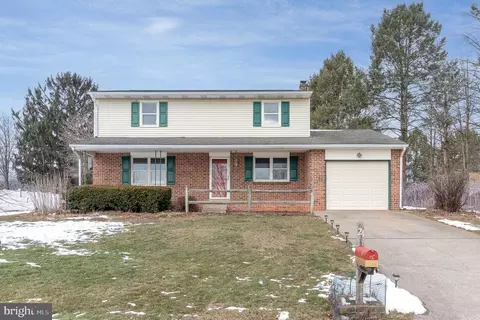 21 E Greenhouse Rd, Dillsburg, PA 17019