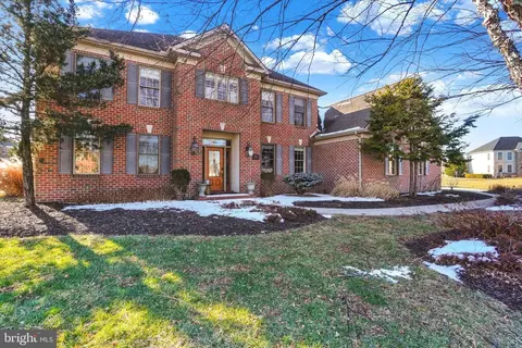 2637 Mayfair Ln, York, PA 17408