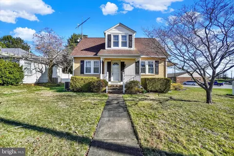 5 Fulton Ave, Stewartstown, PA 17363