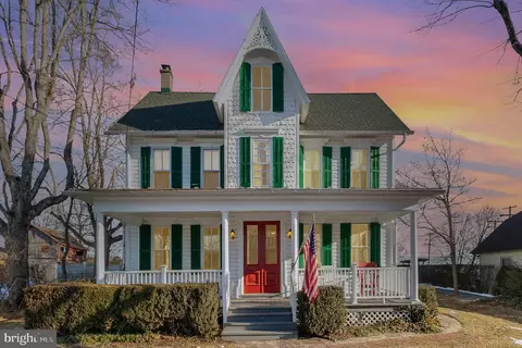 375 Main St, Wellsville, PA 17365