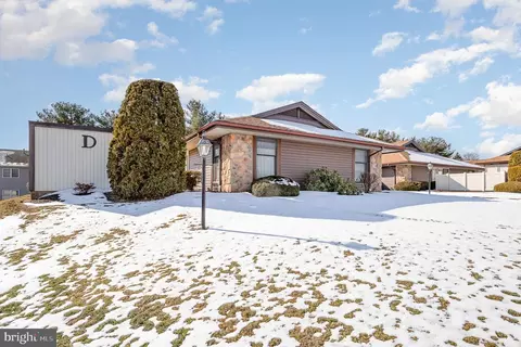 1884 Azalea Dr #D-3, York, PA 17408