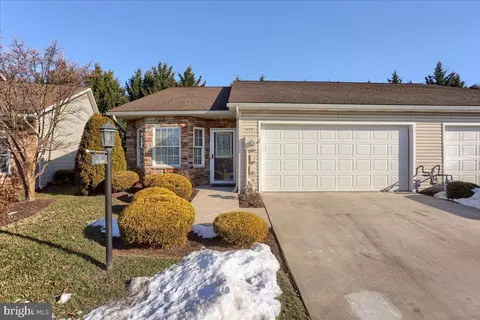 515 Parkview Ln, Hanover, PA 17331